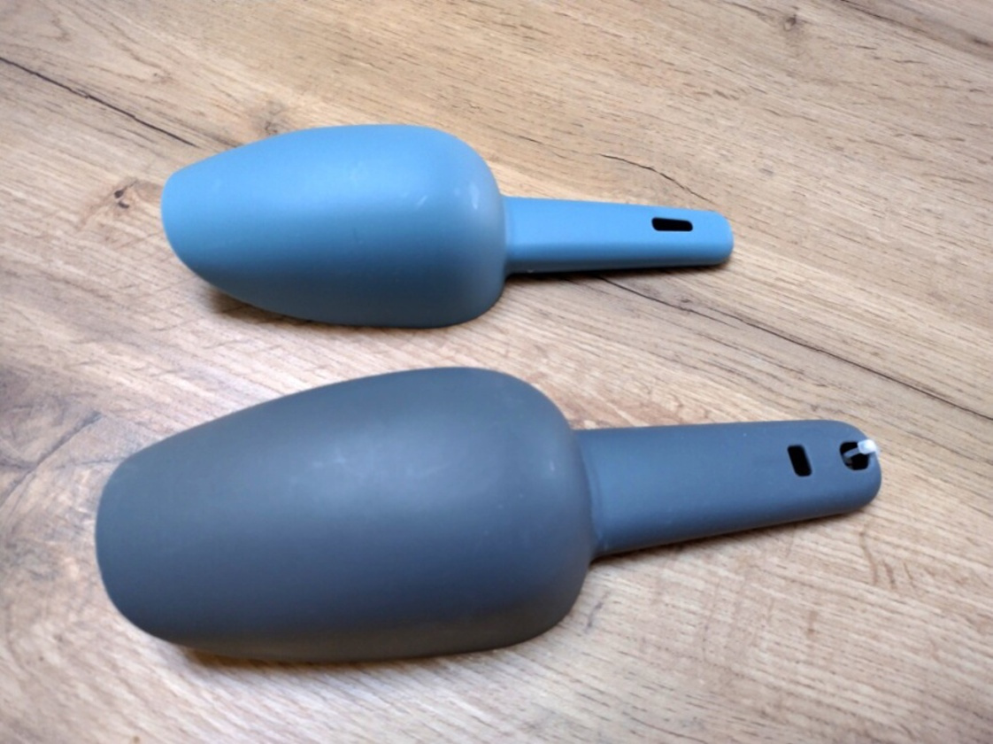 dve NOVE plastove lopatky CENA SPOLU - 2