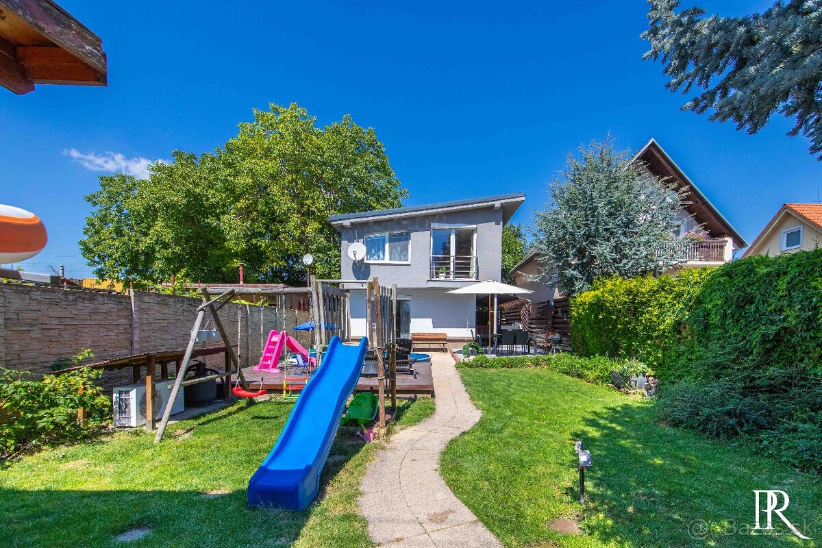 PRÍJEMNÝ 3 IZBOVÝ RD S BAZÉNOM NA BREHU VAJNORSKÝCH JAZIER - 2