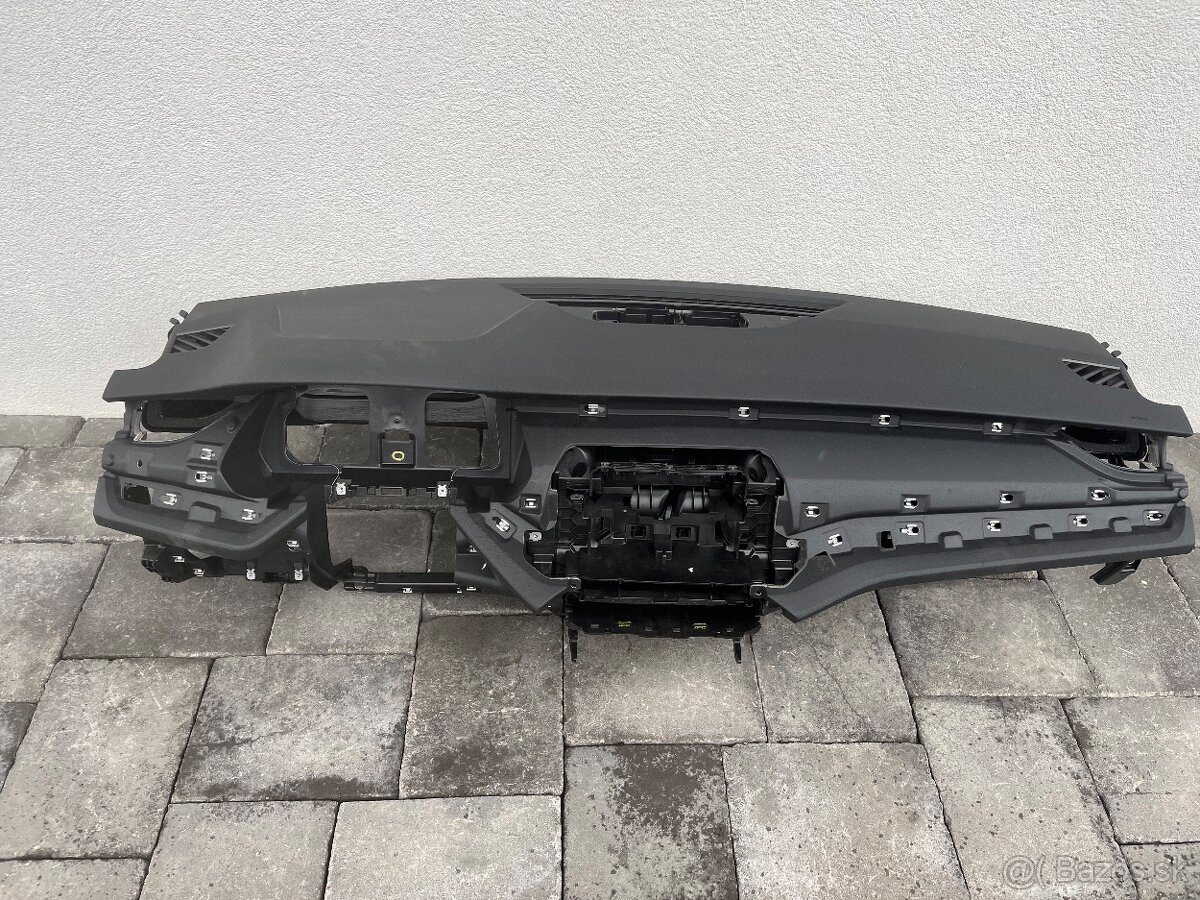 Palubná doska ,palubovky ,Škoda octavia 4 - 2