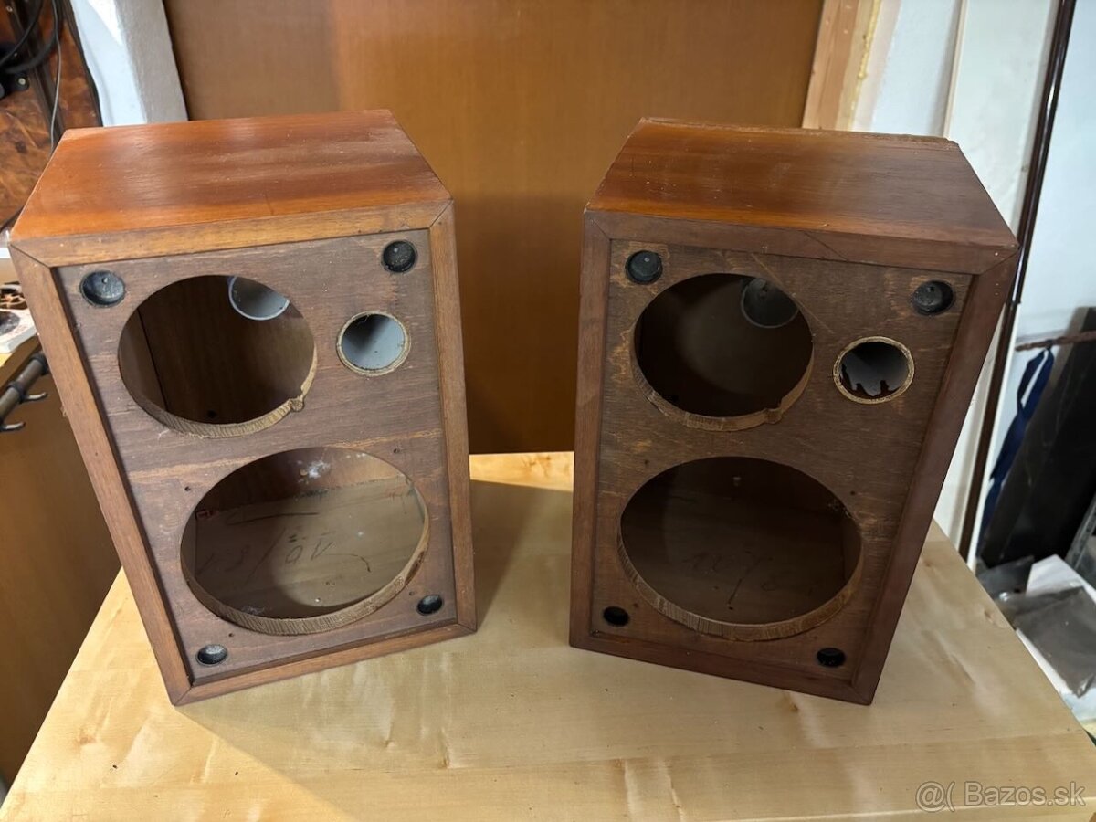 Predam reproduktorove bedne TVM a zosilnovac Dynavox - 2