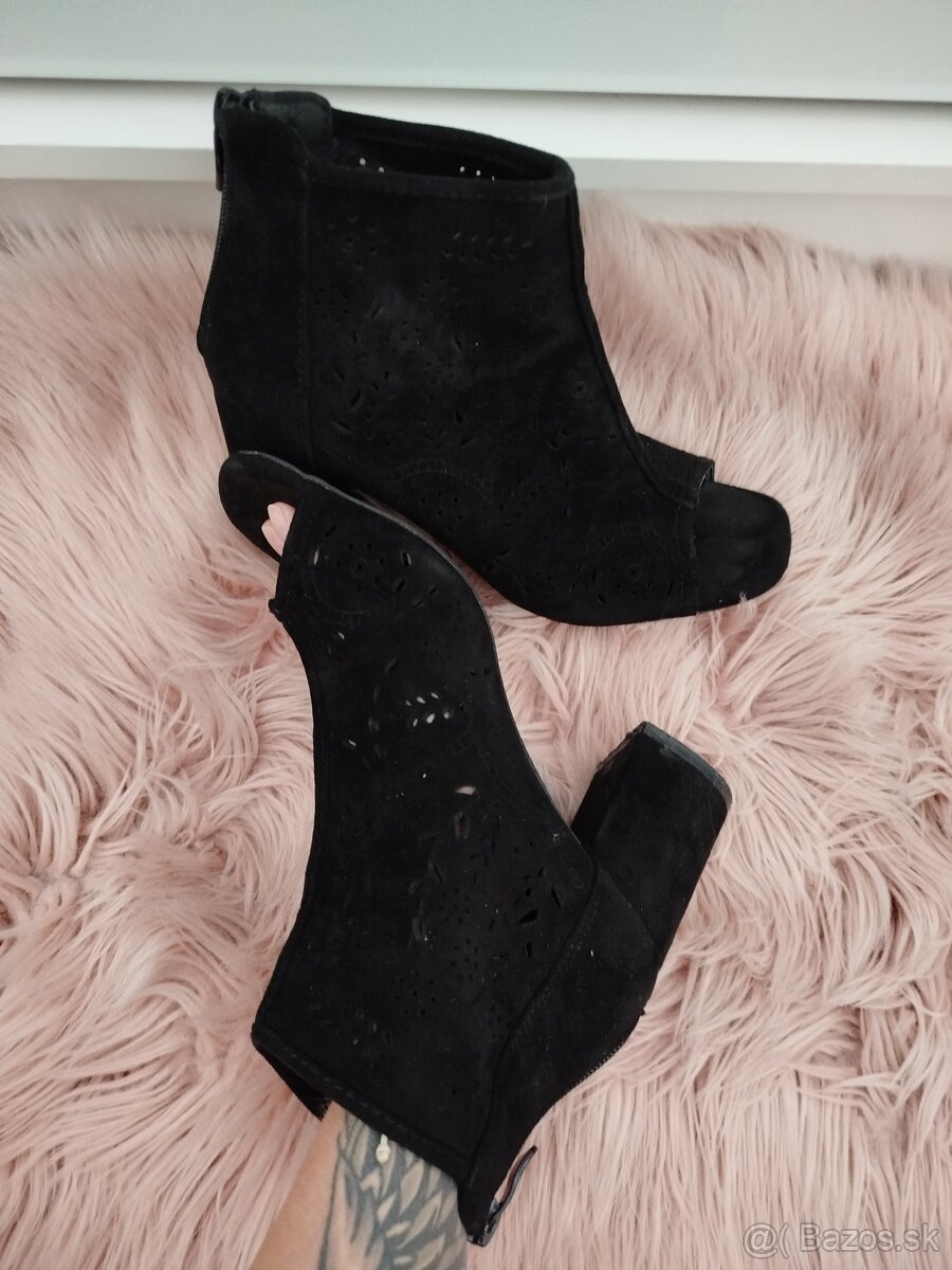 Damske lodicky dvoje - 2