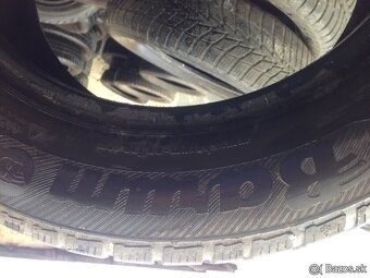 Predám zimné r16 215/60 5mm - 2