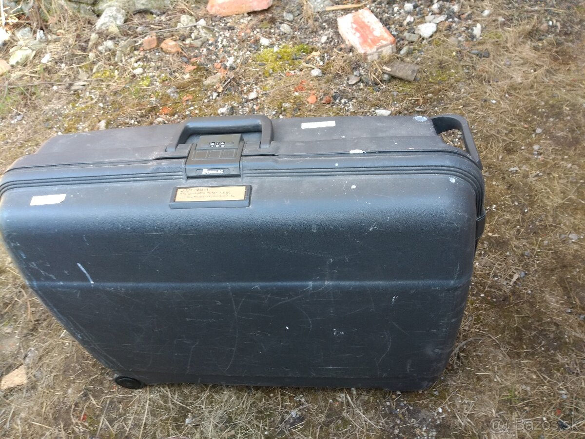 CESTOVNÝ KUFOR - 2