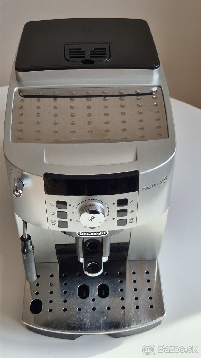 Kávovar DeLonghi Magnifica S - 2
