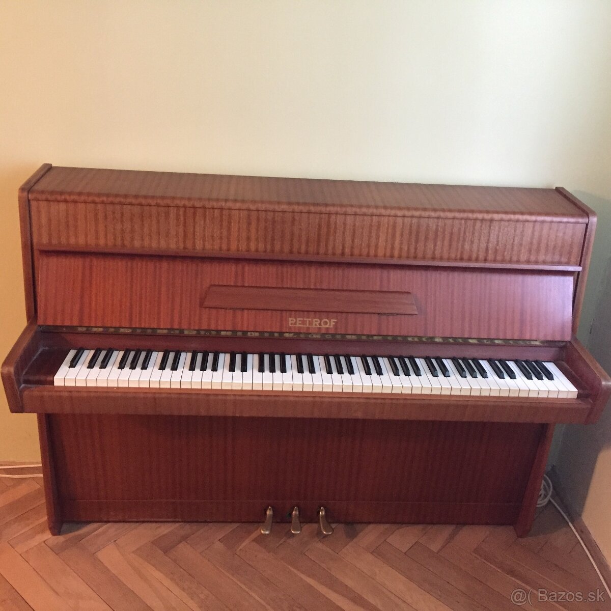 Predam pianino zn. Petrof - 2