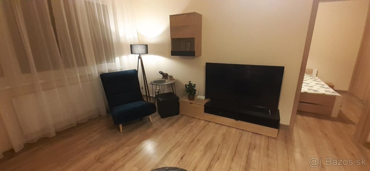 3-izbový byt K.Marxa, Levice - 2