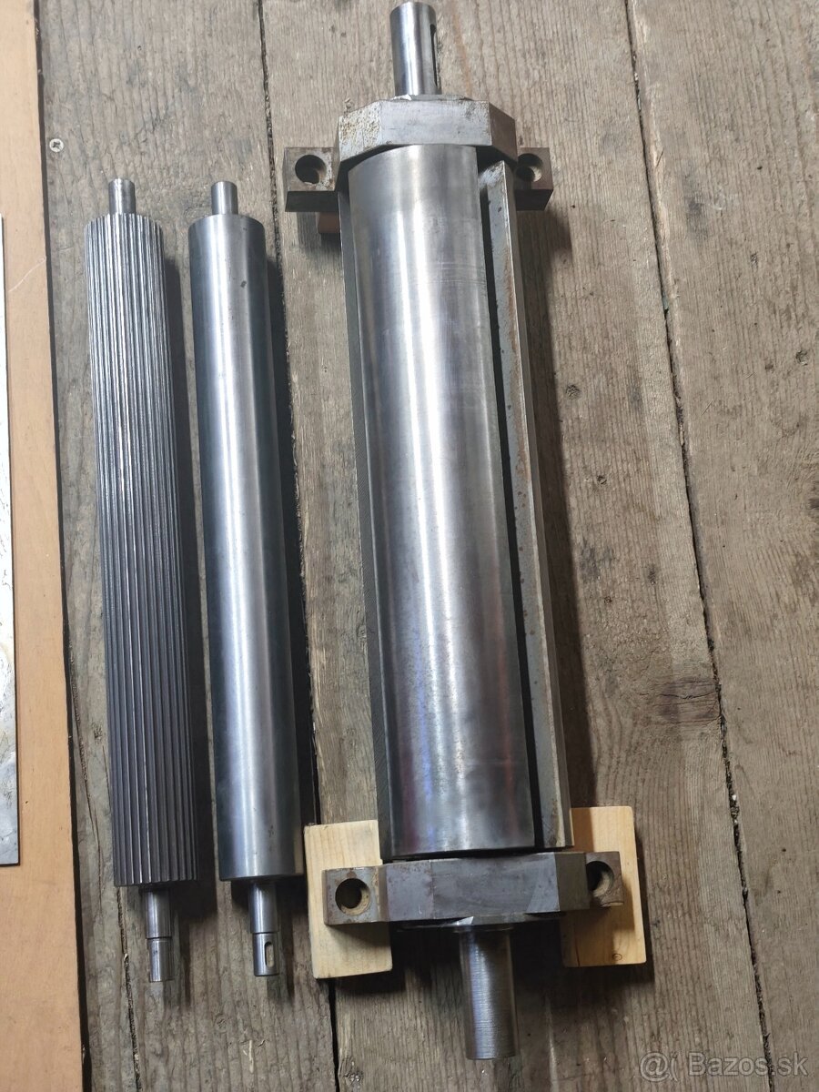 Hoblovací valec 410mm - 2