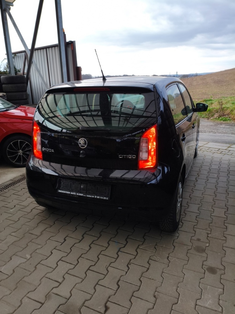 Škoda Citigo 1.0 MPI černá 5dv - 2