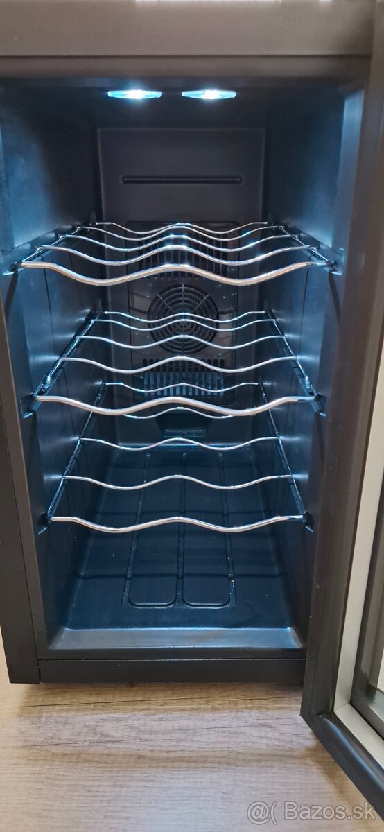 Vinotéka Philco PW 8 - 2