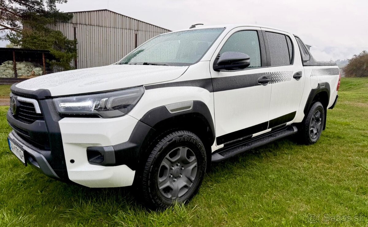 Toyota Hilux DC 2.4 I D-4D 4x4 - 2