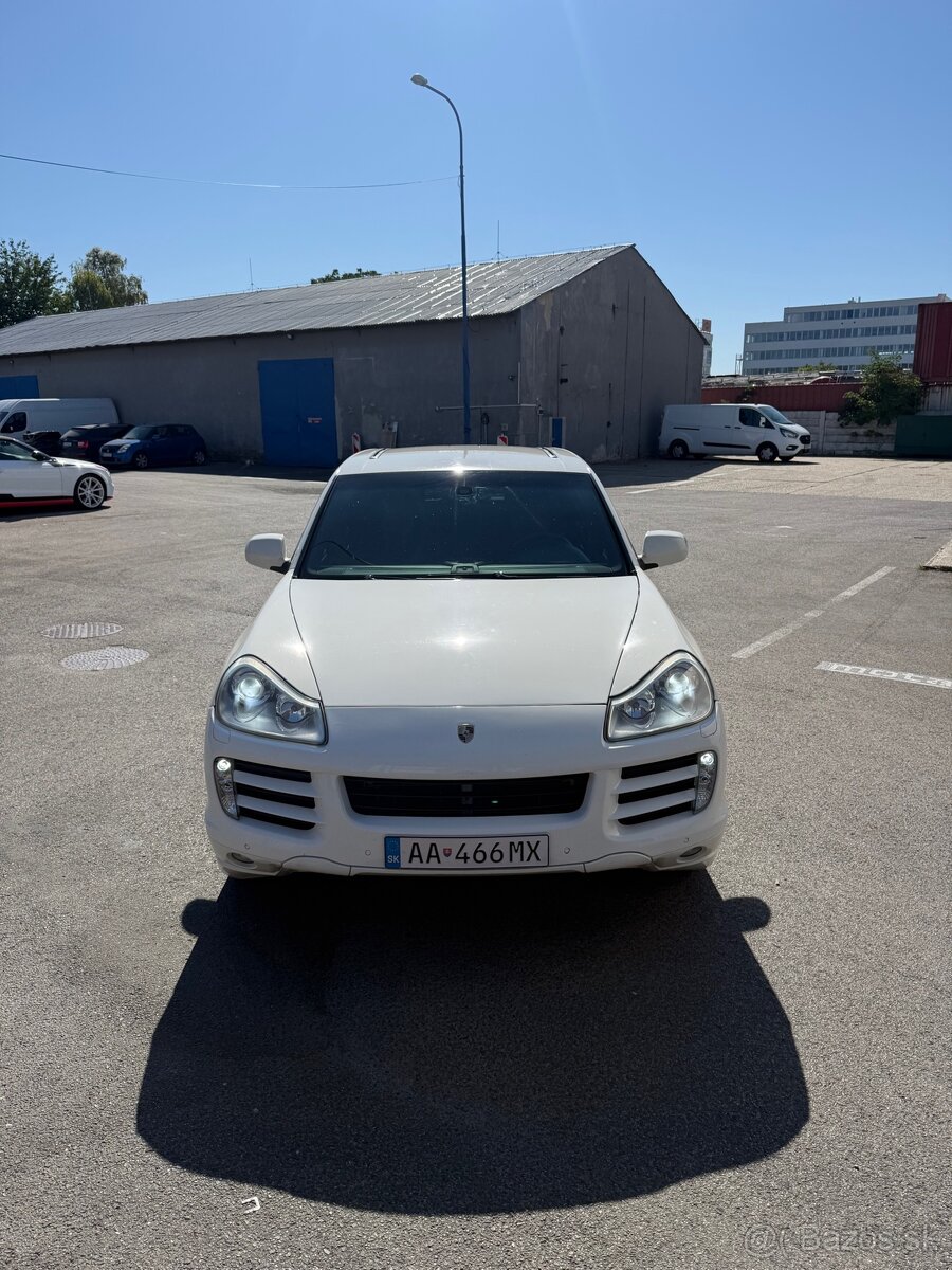 Predam porsche cayenne - 2