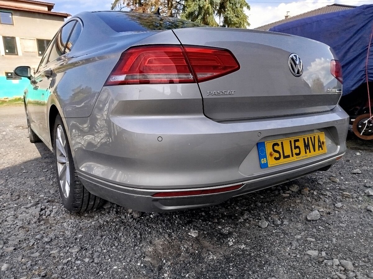 Rozpredám Passat b8 zadný nárazník - 2