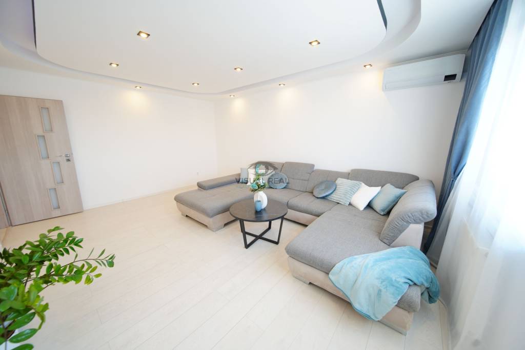 Na predaj 3 izbový byt (77 m²) na 12. p. – KVP, ZOMBOVA - 2