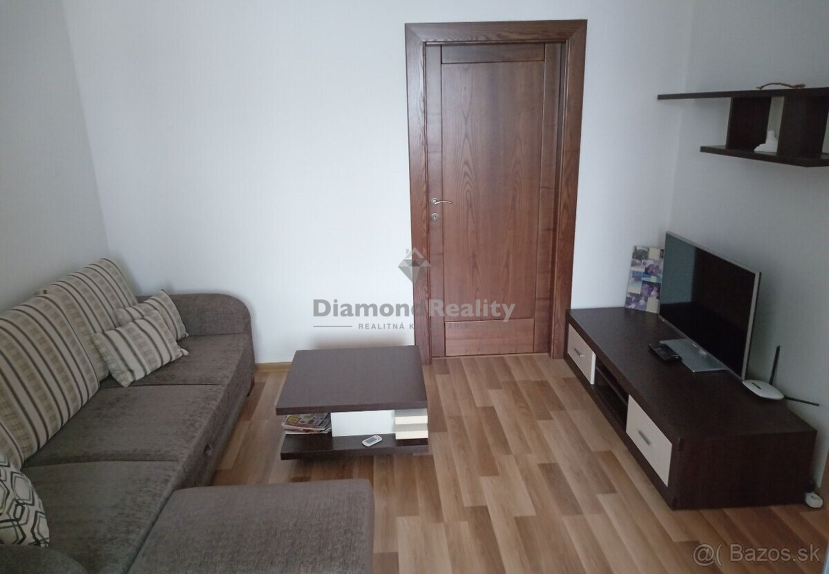 Na prenájom zariadený 2 izbový byt balkón Beňovského, Vrbové - 2