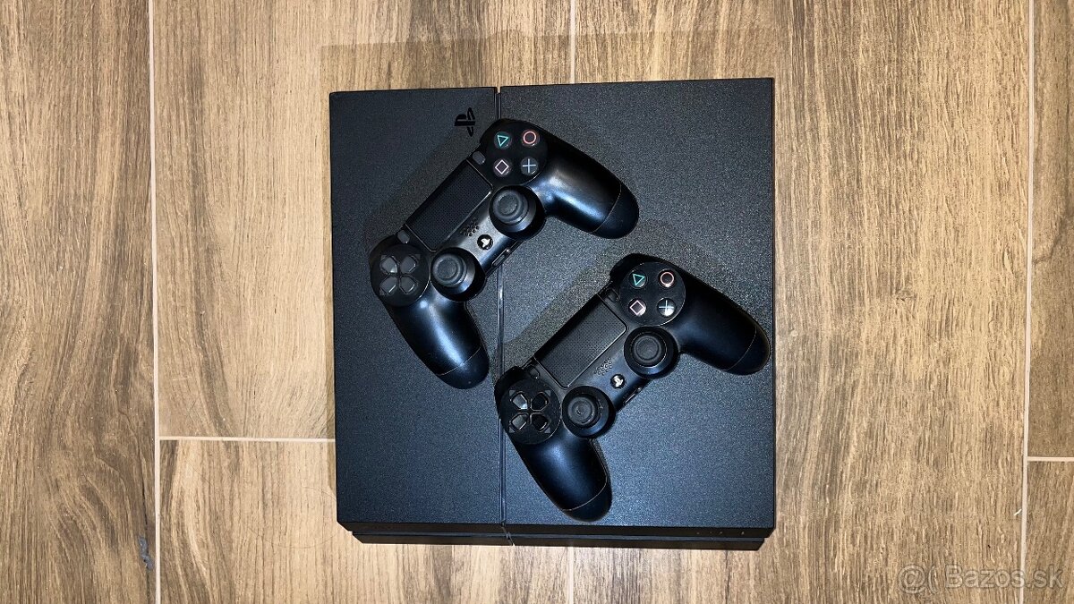 PS4 Slim 500GB + 2 ovládače + Hry - 2