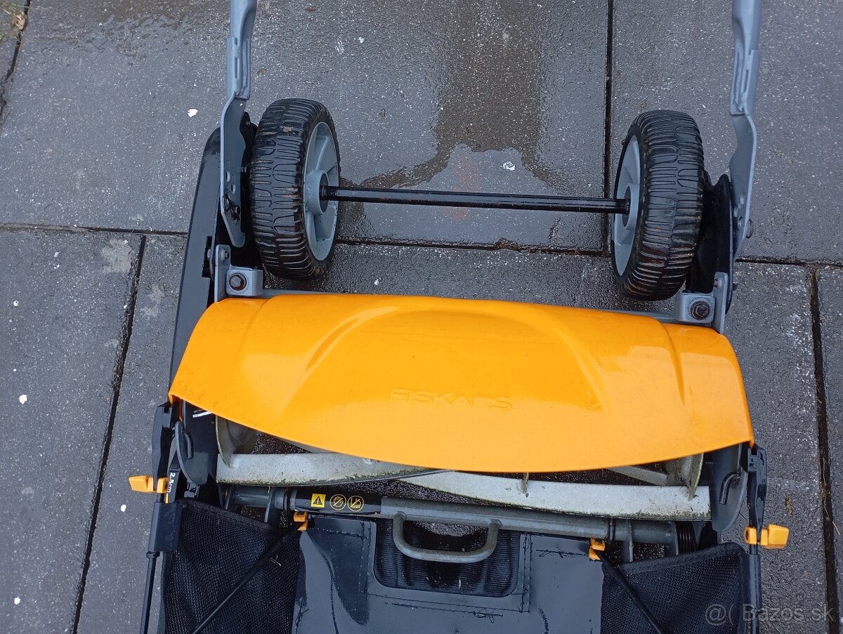 Fiskars Vretenová kosačka - 2