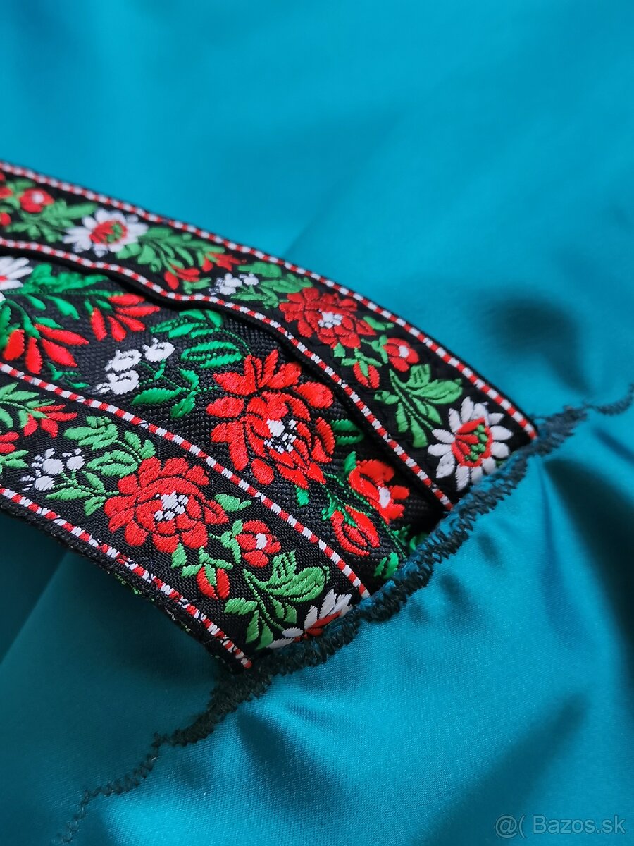 Spoločenské šaty J&L
- 2