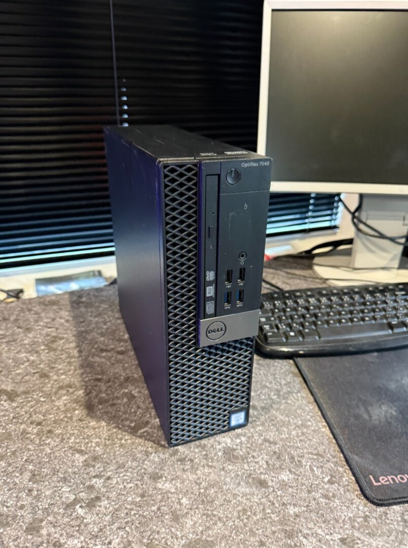 Počítač DELL.Intel i3-6100 2x3,70GHz.8gb ram.256gb SSD - 2