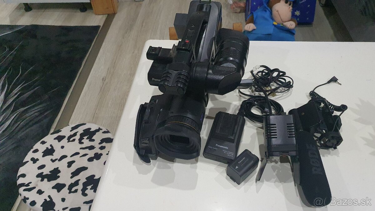 Predám profesionálnu kameru Panasonic 3CCD + RØDE mikrofón - 2