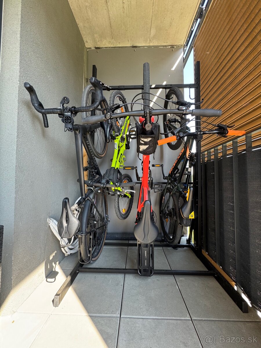 Vevor stojan na 5 bicykov - 2