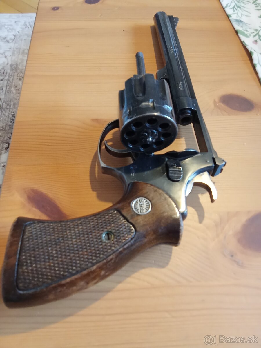 Revolver Astra - 2