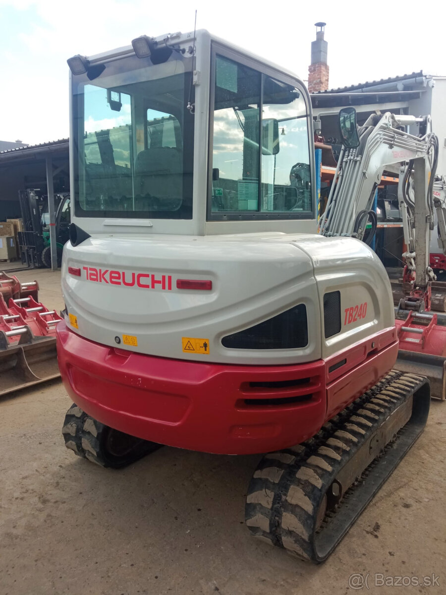 TAKEUCHI TB240 - DIESEL + lyžice - 2