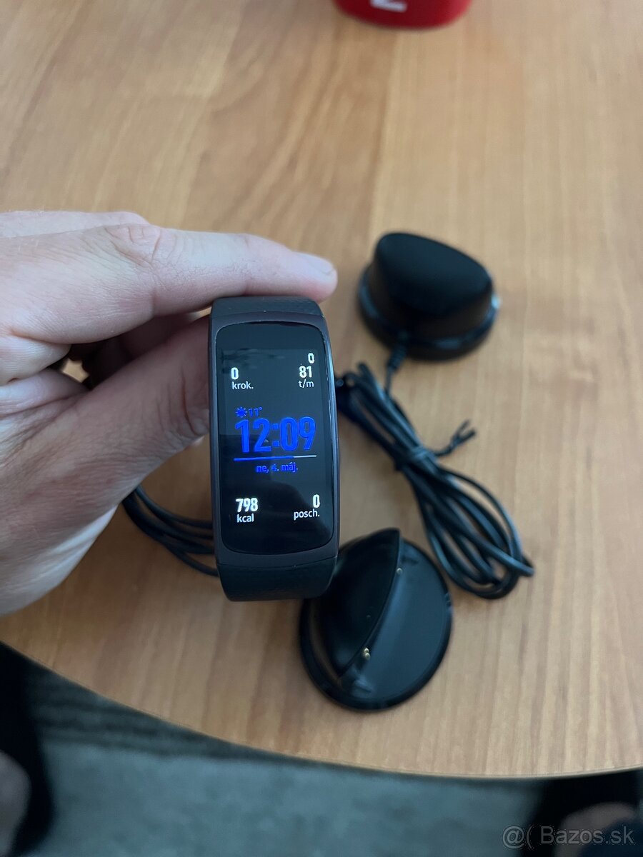 Samsung gear fit2 SM-R360 - 2