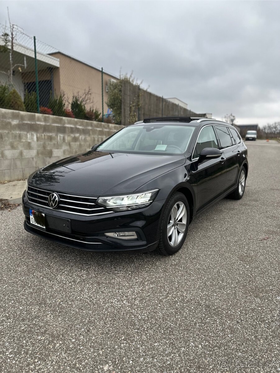 Volkswagen Passat, 2022, 147kW, ťažné, panoráma, head-up - 2