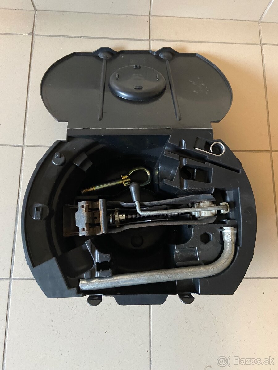 Fabia 1 - box do rezervy - 2