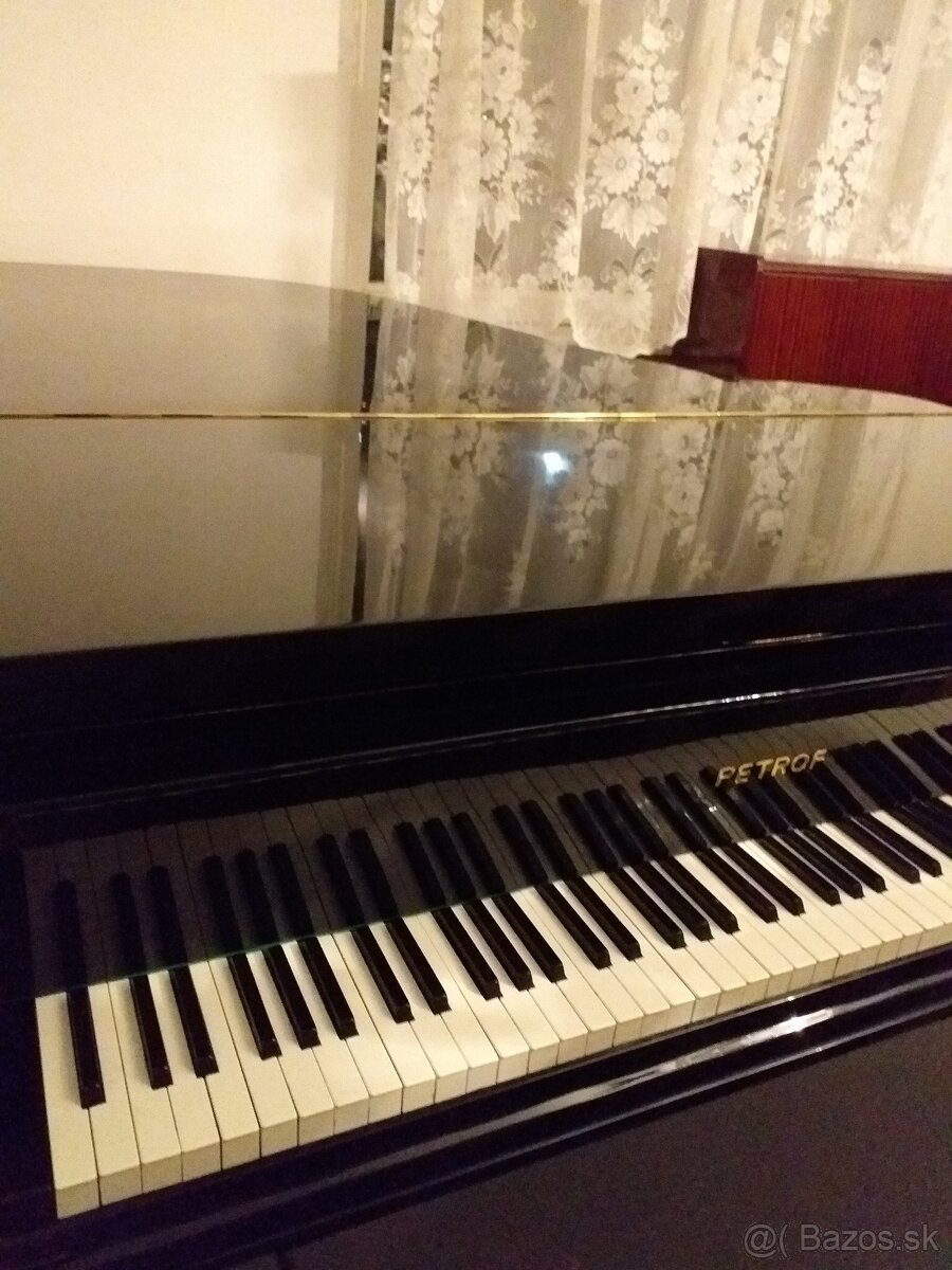 Predám koncertné krídlo Petrof - 2