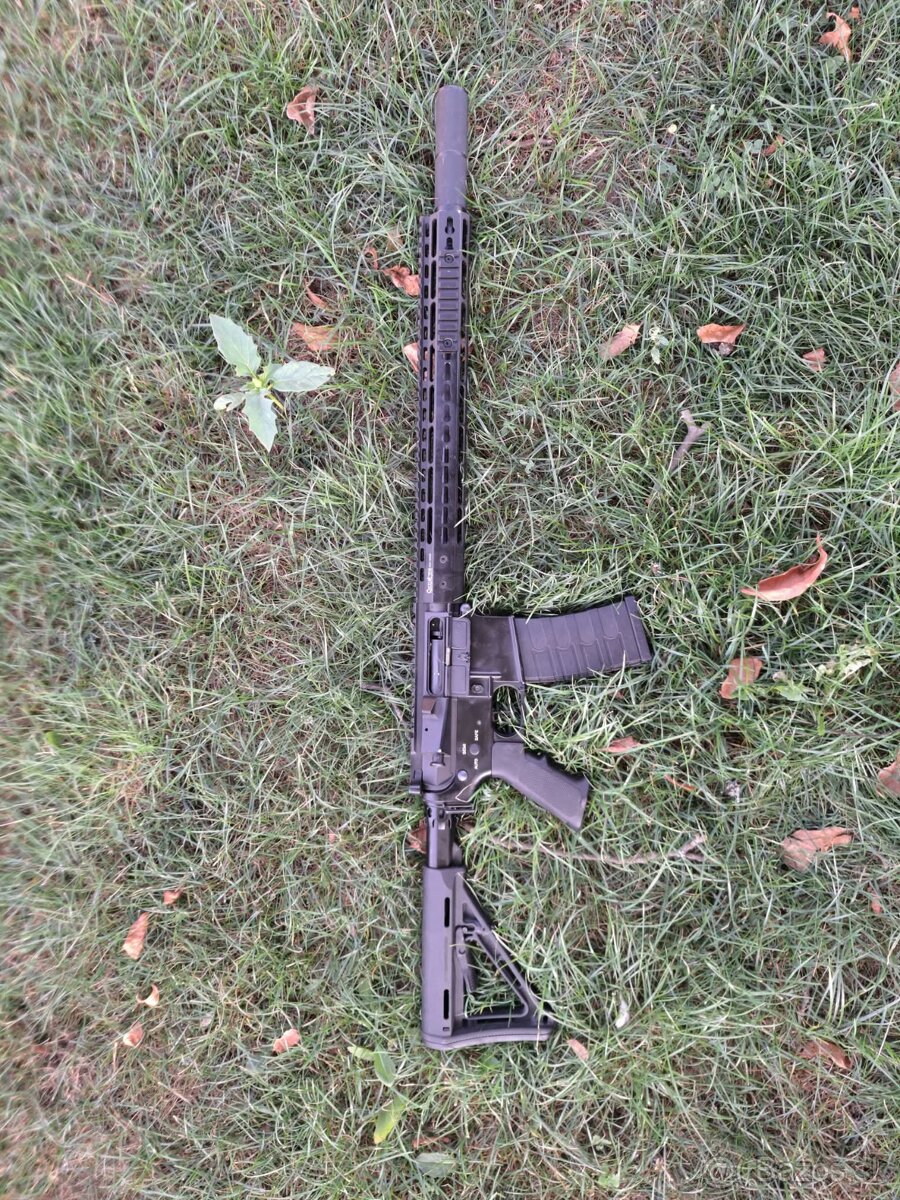 Predám Airsoft M4 AEG - 2