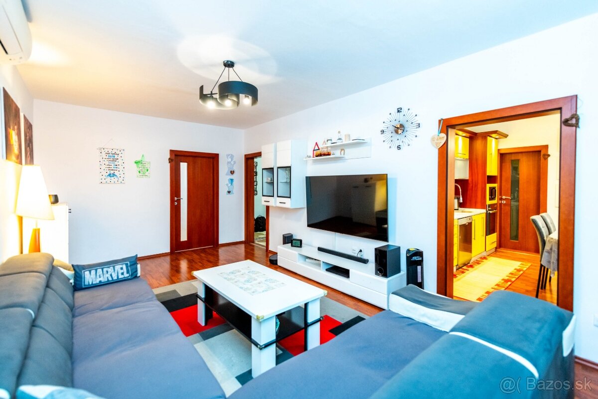 Vkusne zrekonštruovaný 3-izbový byt s loggiou na sídl. Juh - 2