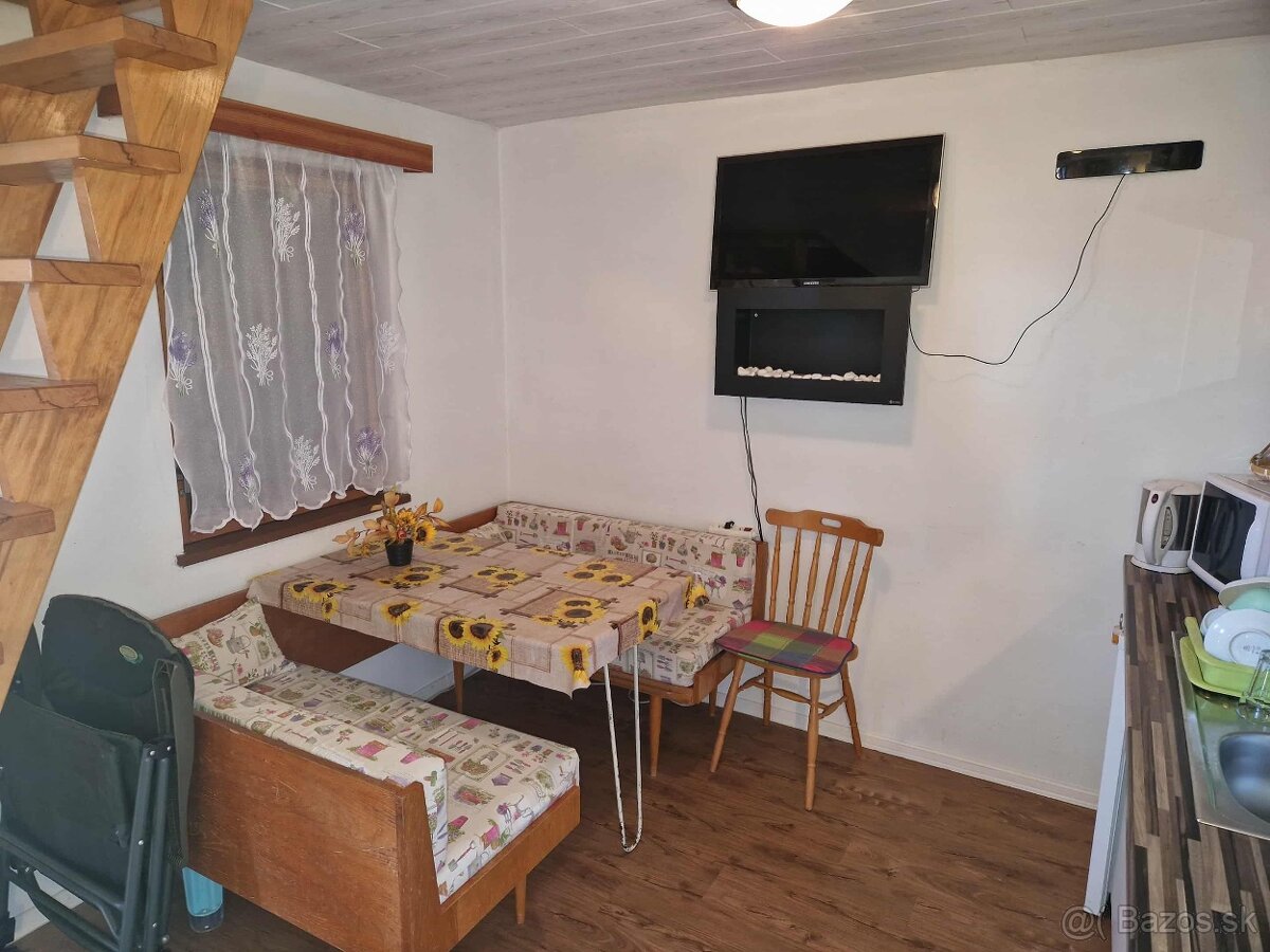 Na predaj murovanú chatu so záhradou v meste Prievidza. - 2