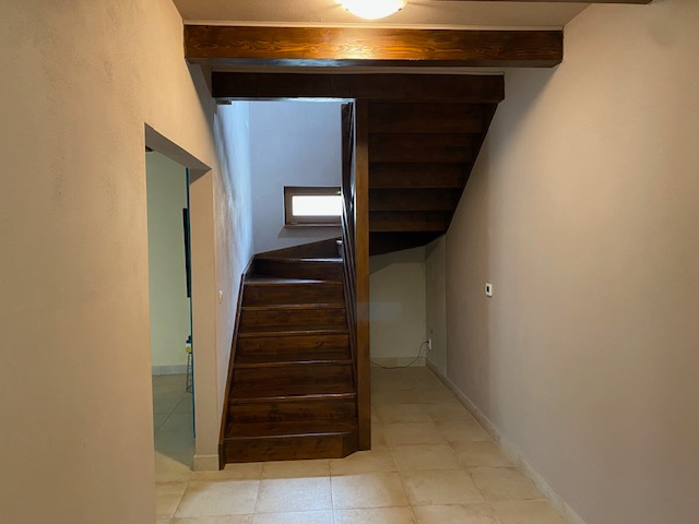 Bývanie v domčeku len kúsok od B. Bystrice? Nech sa páči ... - 2