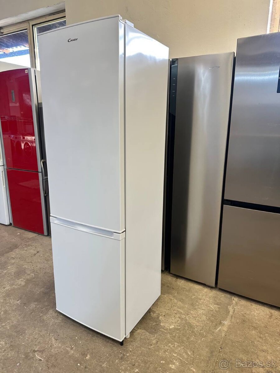 ❄️ Predám chladničku Candy s mrazničkou dole - 2