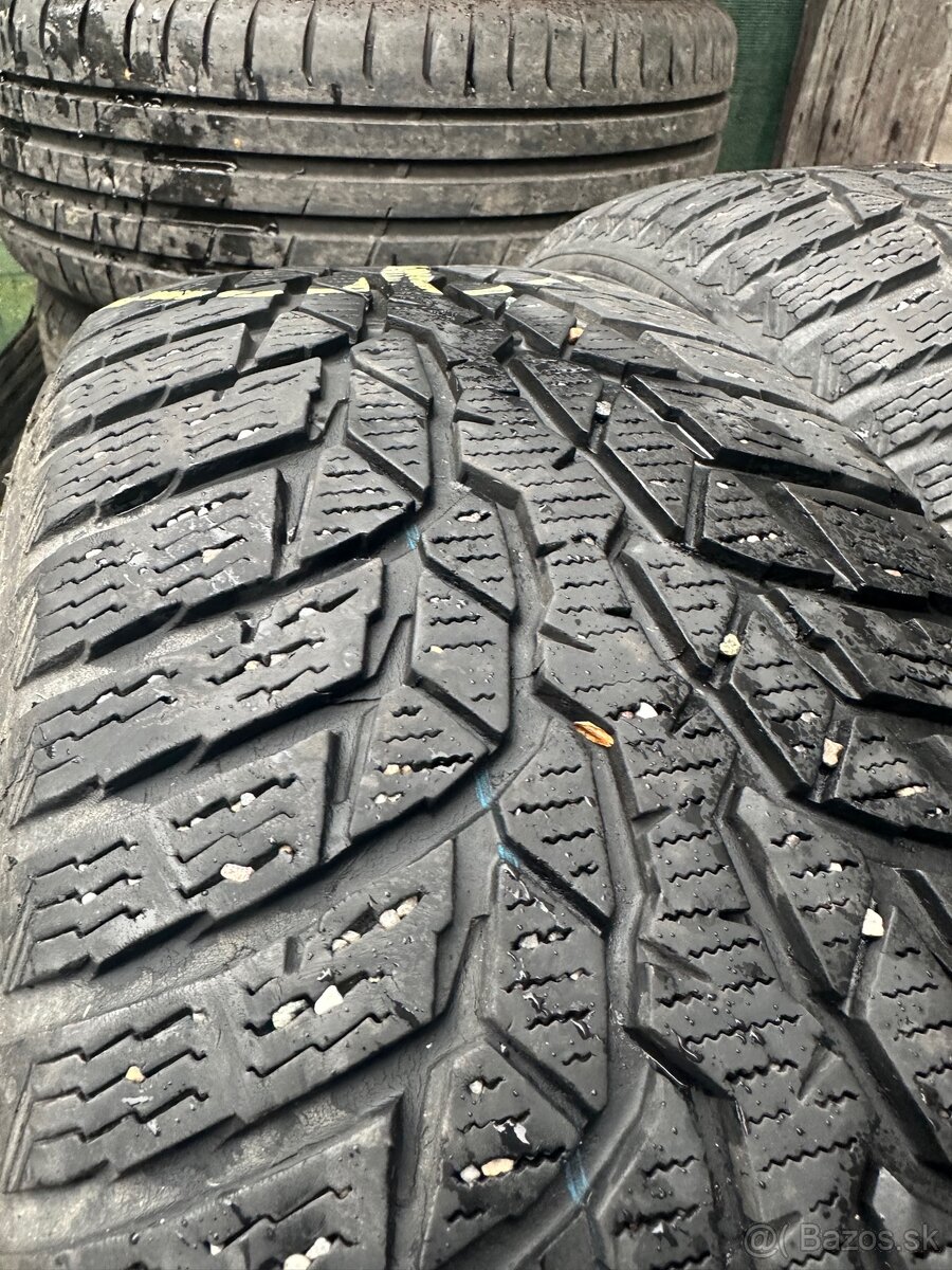205/60 r16 Nokian zimne - 2