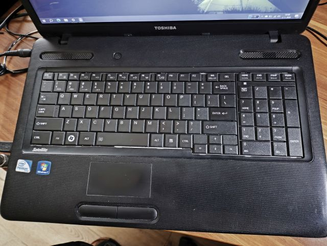 TOSHIBA SATELLITE C670-165 - 2