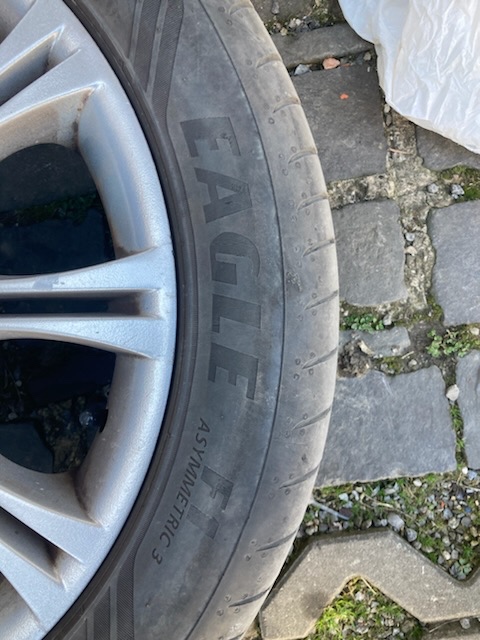 Predám letné Pneu 245x45 r 18 - 2