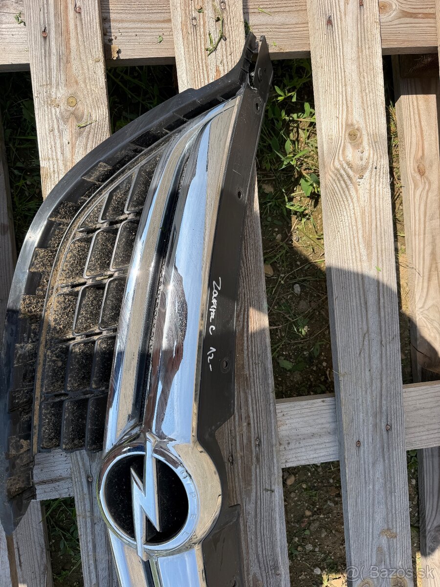 Opel Zafira C 2012- chróm prednej masky - 2