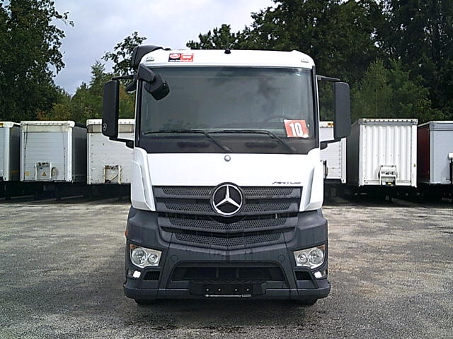 MERCEDES BENZ ANTOS 1824 4X2 Prepravník VIN 5602