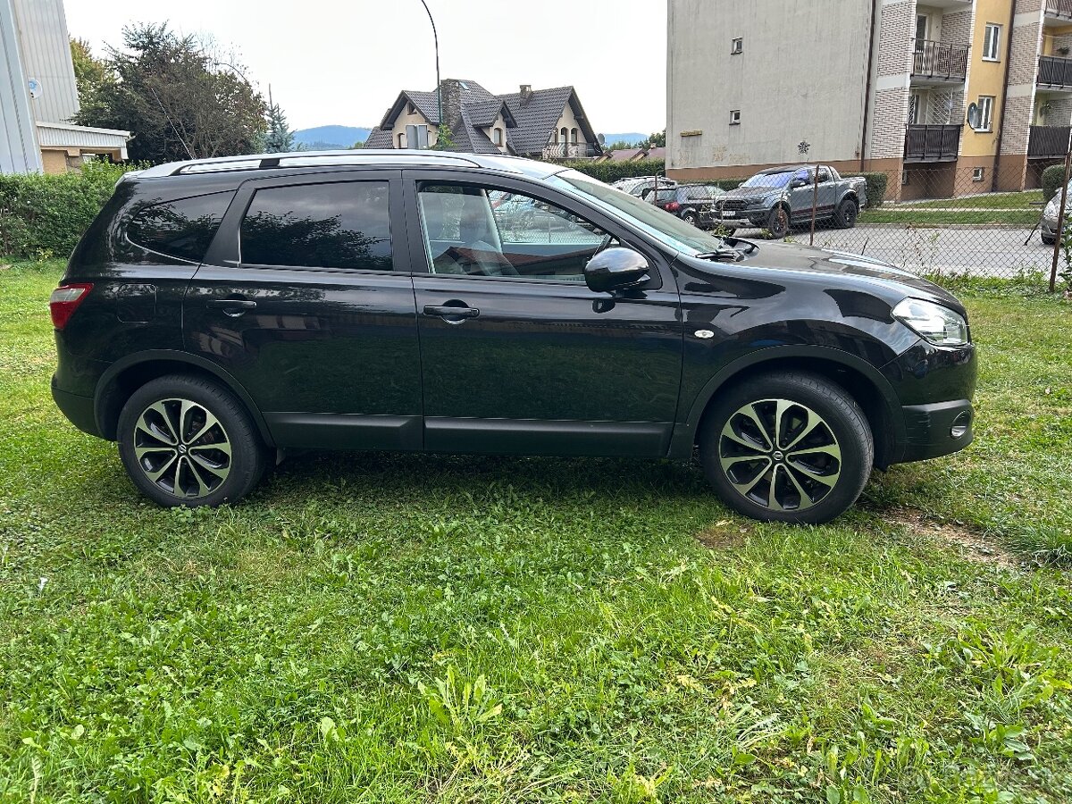 Nissan Qashqai 2.0 benzín 4x4 7 miest - 2