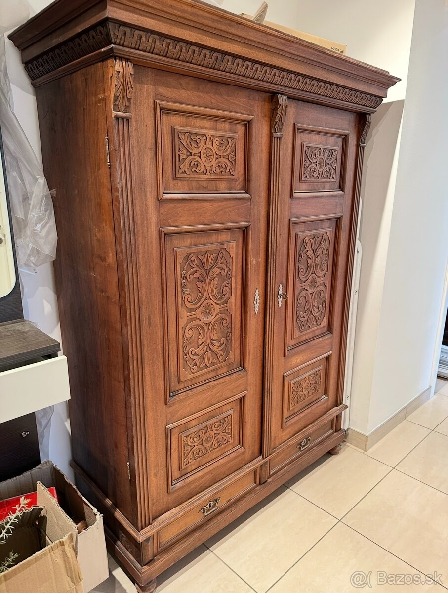 starožitná Altdeutch skriňa - 2