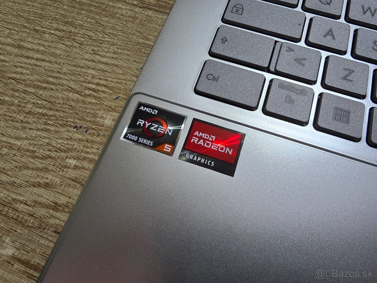 Asus Vivobook 14 Go model 2024 s procesorom AMD ryzen 5 7 ge - 2
