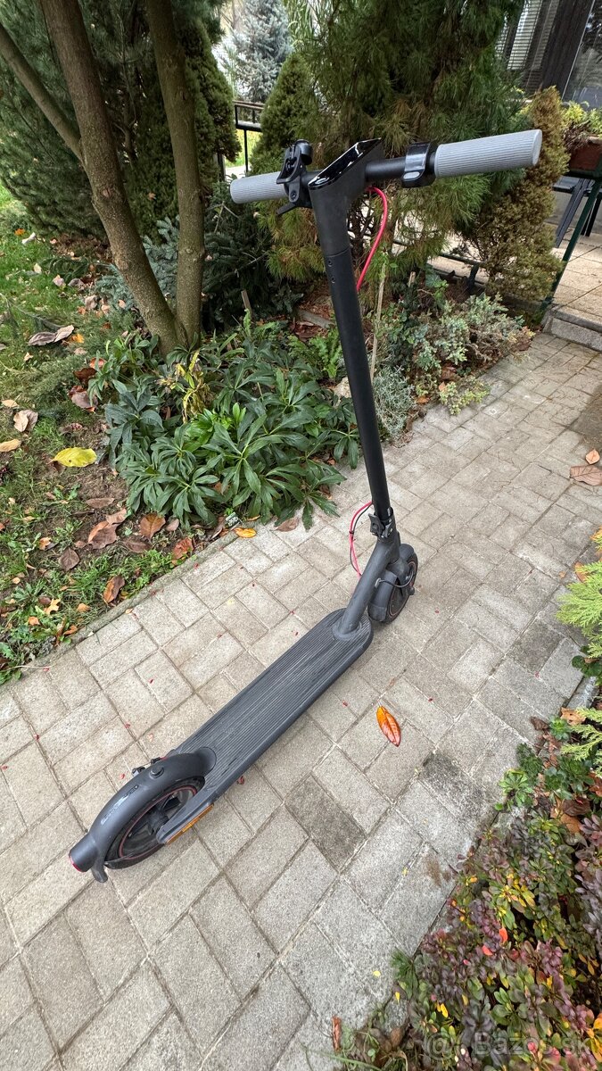 Elektrická kolobežka Xiaomi Electric Scooter 4 Pro EU 35802 - 2
