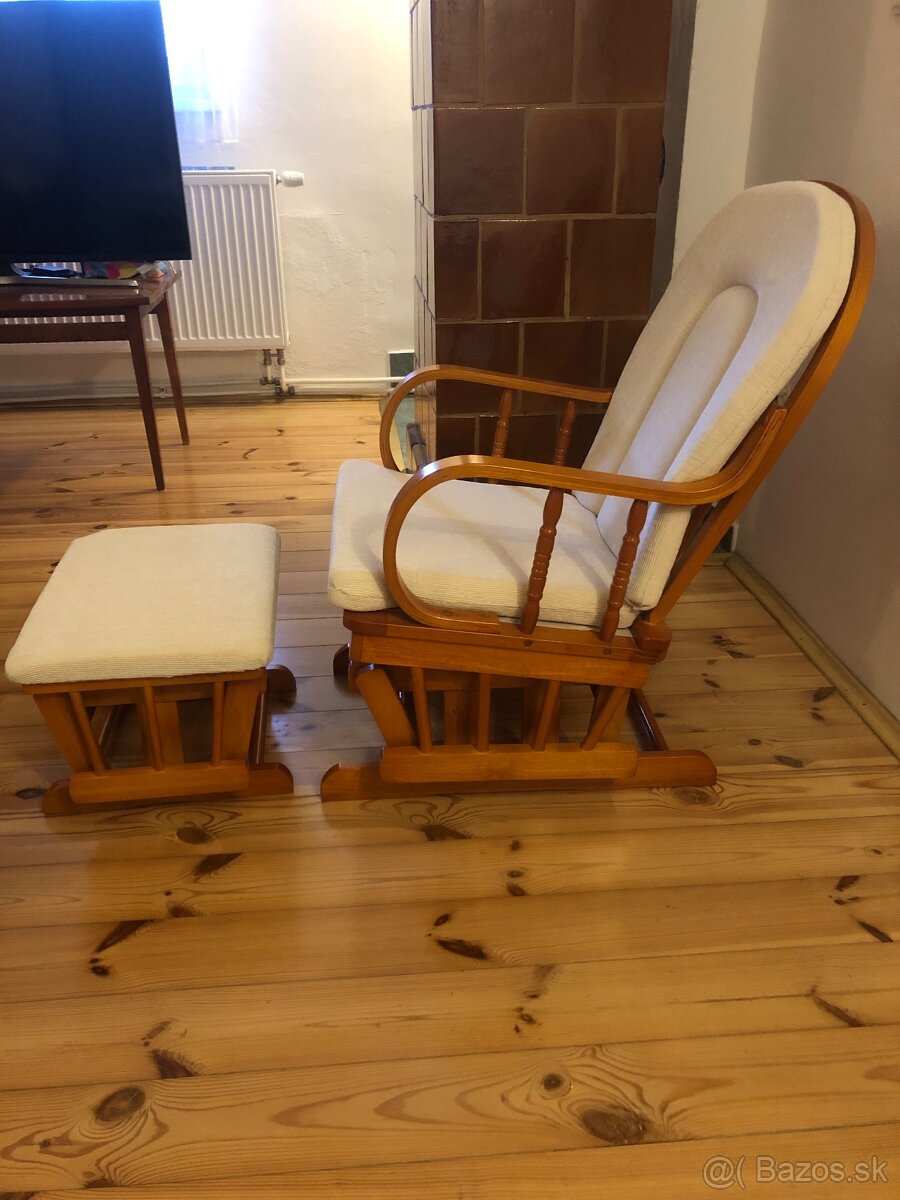 Hojdacie kreslo s podnožkov - 2