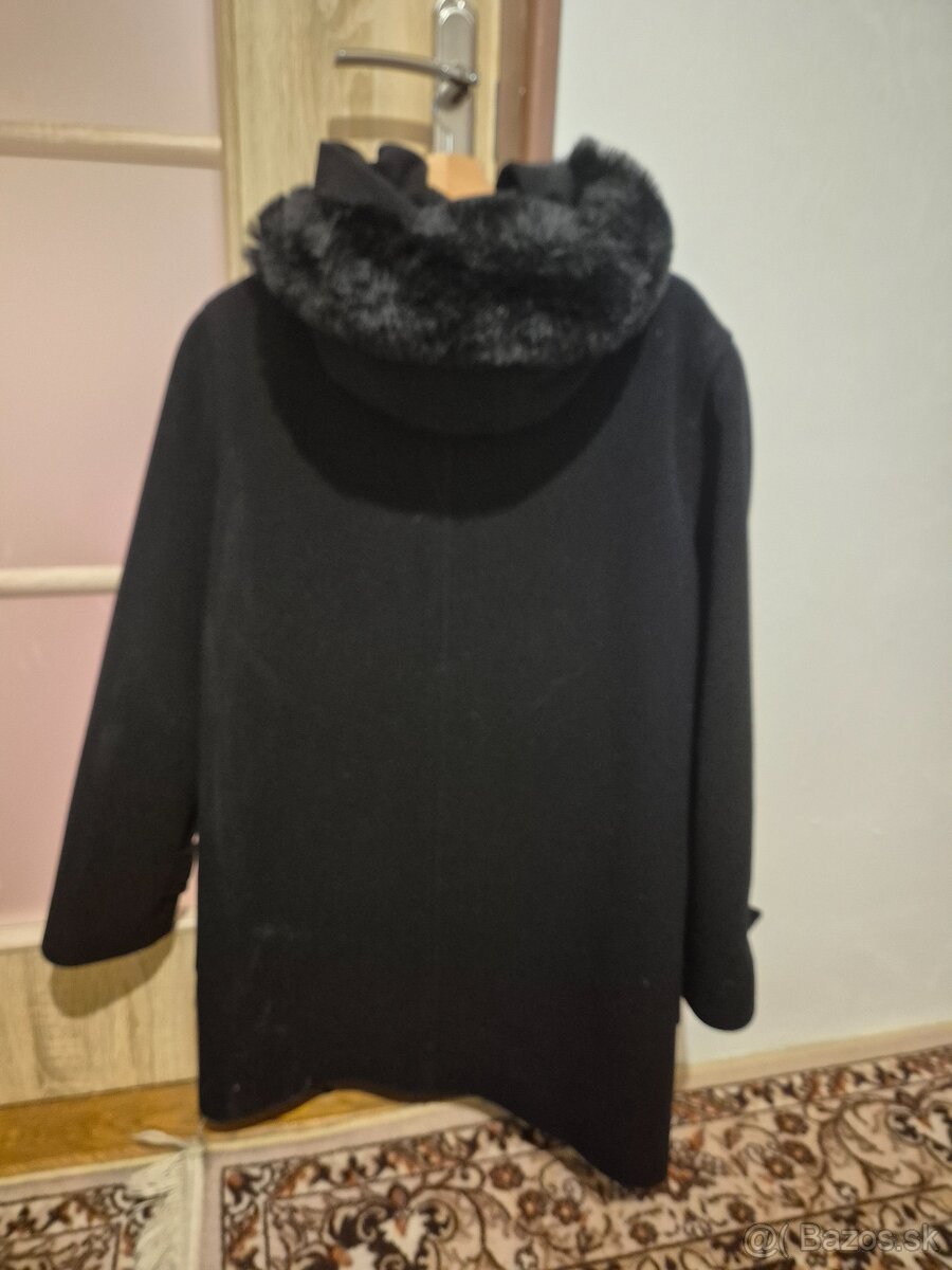 Dámsky zimný kabát s podšívkou a s kapucňou - 2