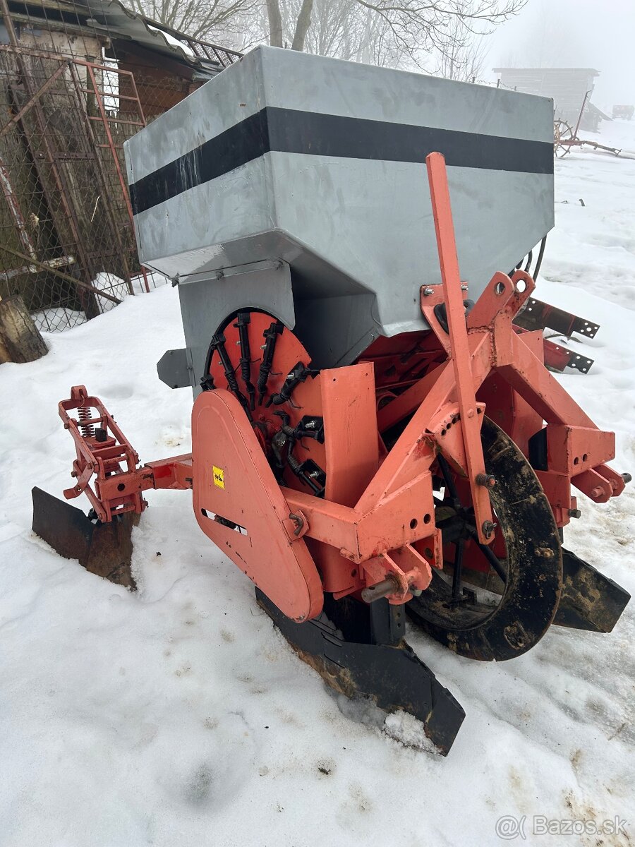 Predám český sadzač zemiakov - 2