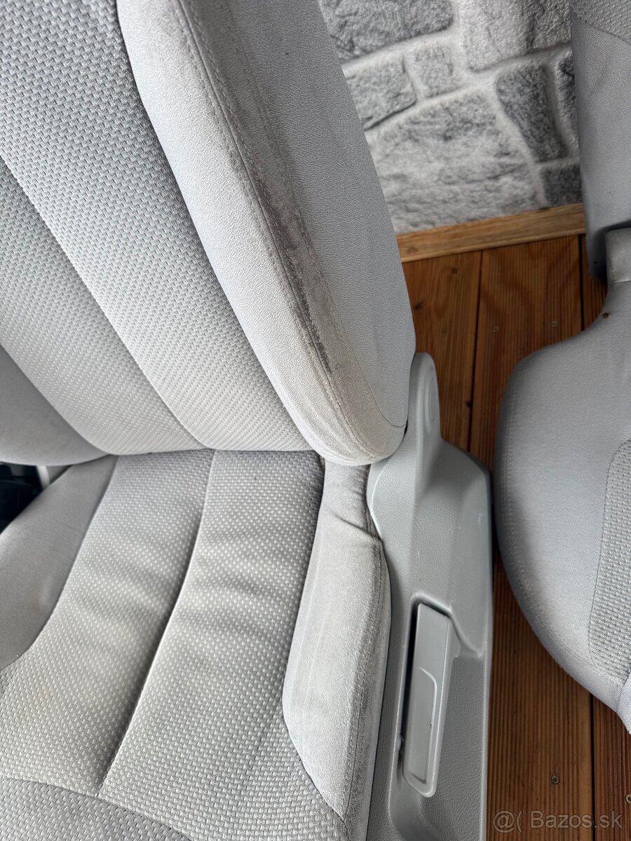 Sedačky passat b6 - 2