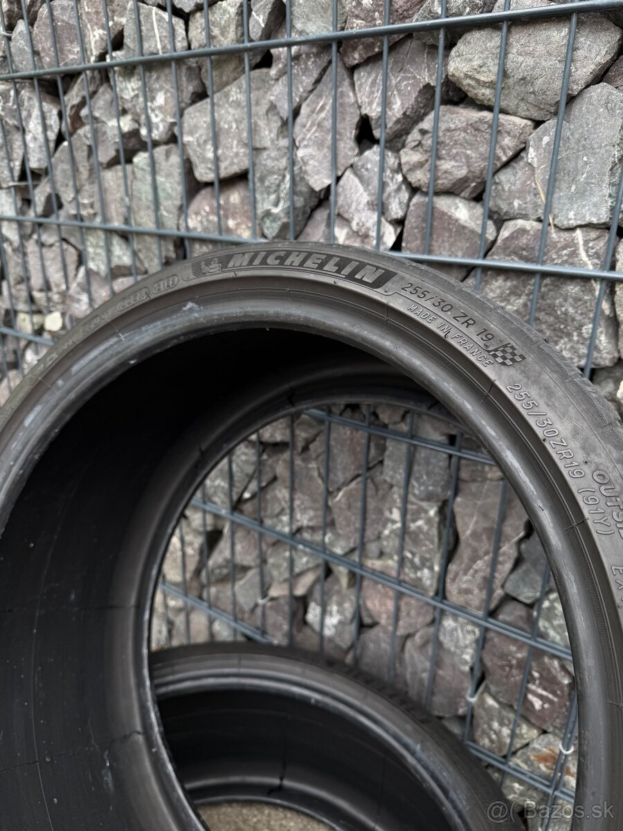 Michelin Pilot Sport 4 255/30 R19 - 2