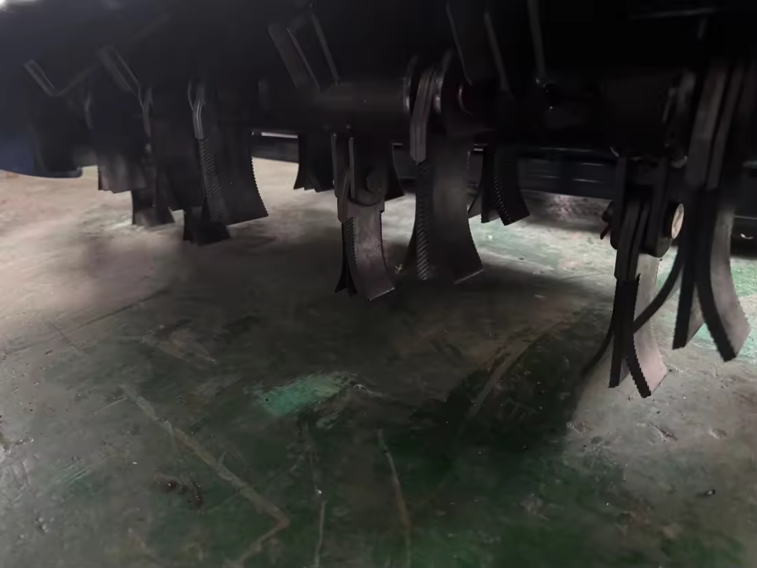 Kosačka mulčovač na minibager - 2